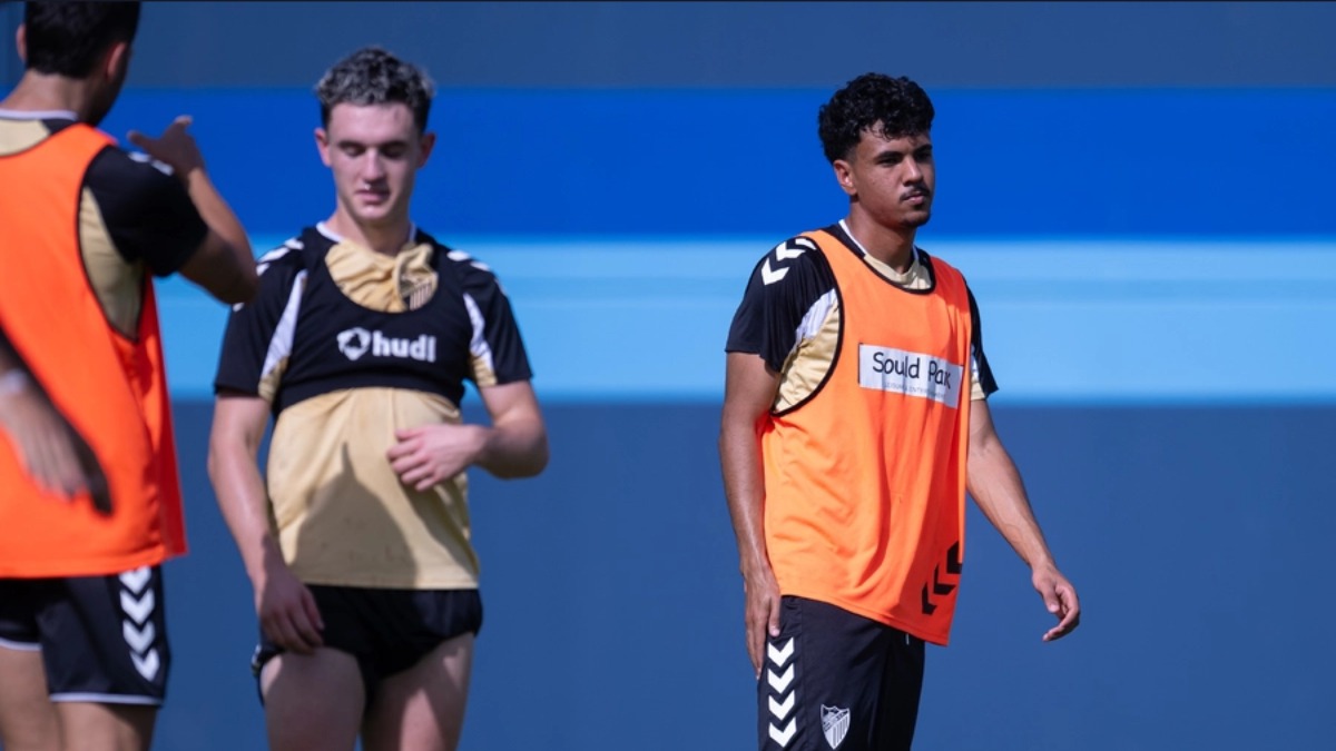 Aarón Ochoa vuelve en el primer entrenamiento de los nuevos fichajes