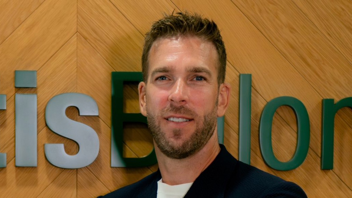 Adrián inicia una nueva etapa en el Betis y se incorpora a la dirección deportiva