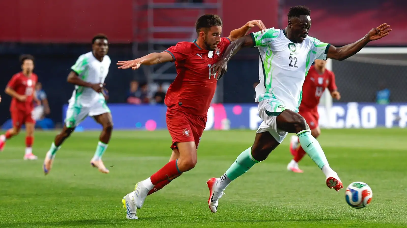 Akor Adams sigue disparando su valor: gol con Nigeria y protagonismo creciente en el mercado