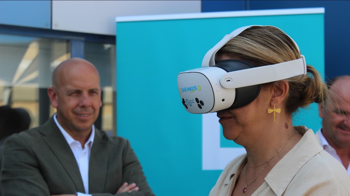 La RFAF lleva la realidad virtual al Hospital Infantil Virgen del Rocío