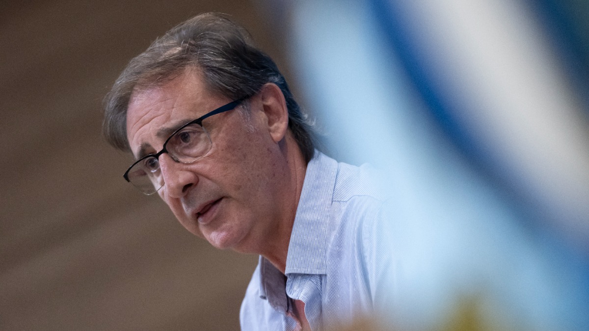 Loren Juarros avisa a sus jugadores: "Bajad de la rúa"