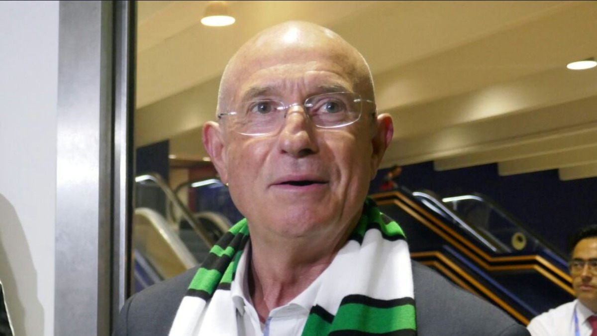 Lorenzo Serra Ferrer compara su plantilla con la de Manuel Pellegrini y recuerda que "el equipo era la figura"