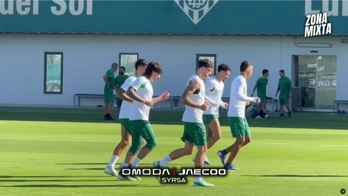 Antony, ilusión y esperanza en el último entrenamiento del Real Betis