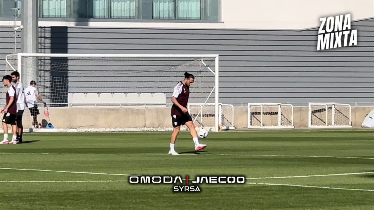 Kochorashvili vuelve y Stassin causa baja en el segundo entrenamiento del Sevilla FC