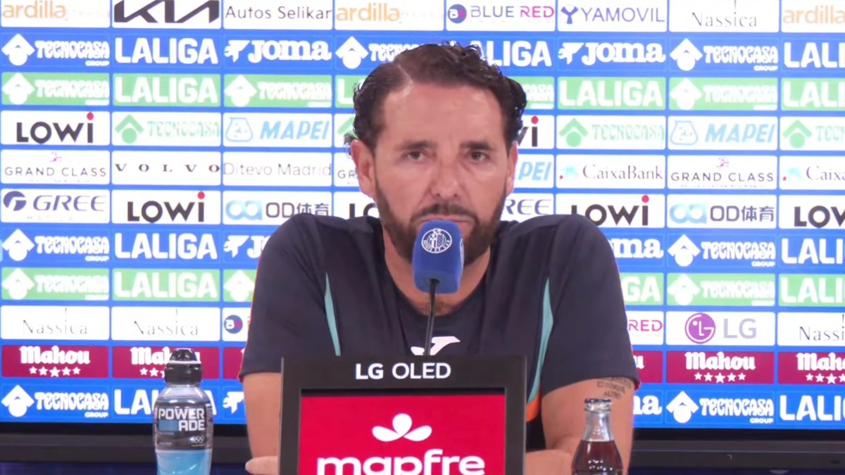 Bordalás: "El Real Betis puede hacer dos onces y no sabría cuál es el titular y el suplente"