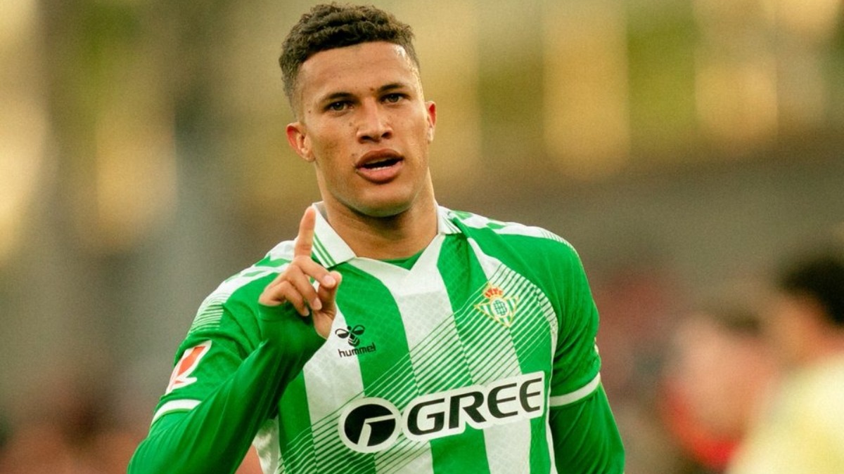 El 'último' episodio Betis-Deossa: la postura del jugador y el posible acecho de la Premier