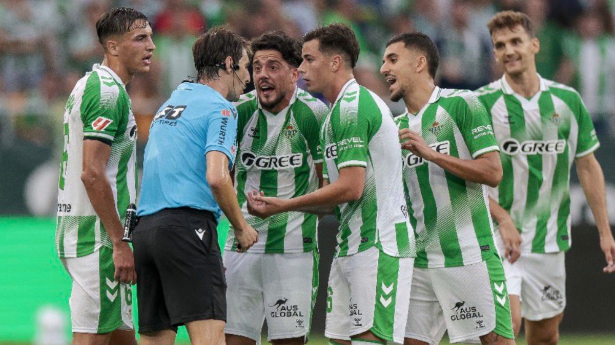 El audio del VAR revela los argumentos que dejaron al Betis sin el gol de Lo Celso