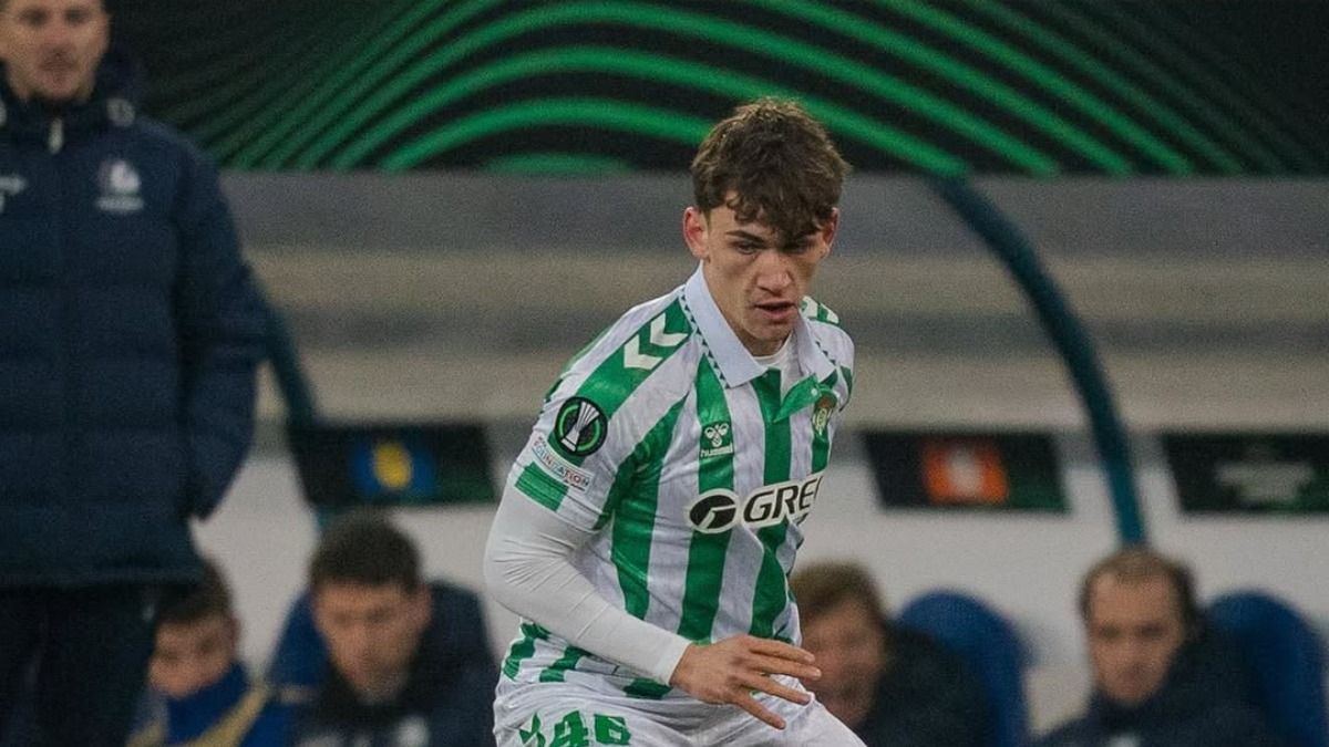 Mateo Flores se va traspasado del Betis al Arouca