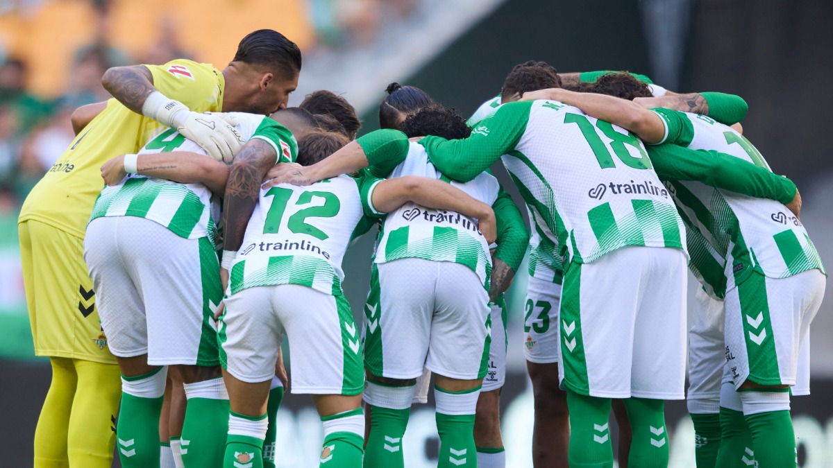 El Real Betis busca poner la guinda en A Coruña