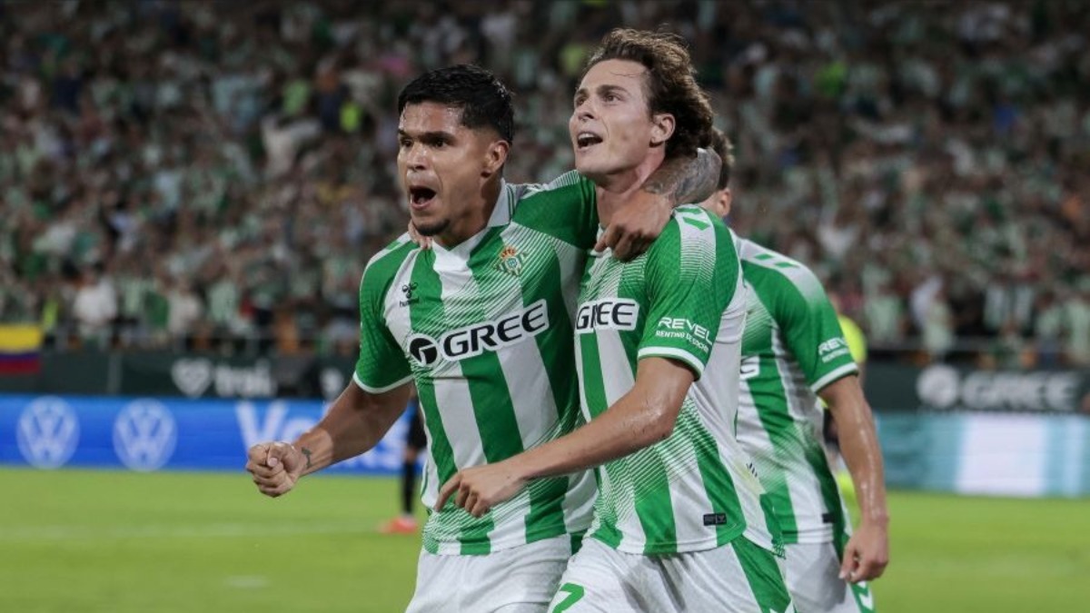 El Real Betis convence ante la Real Sociedad y suma la primera victoria de la temporada