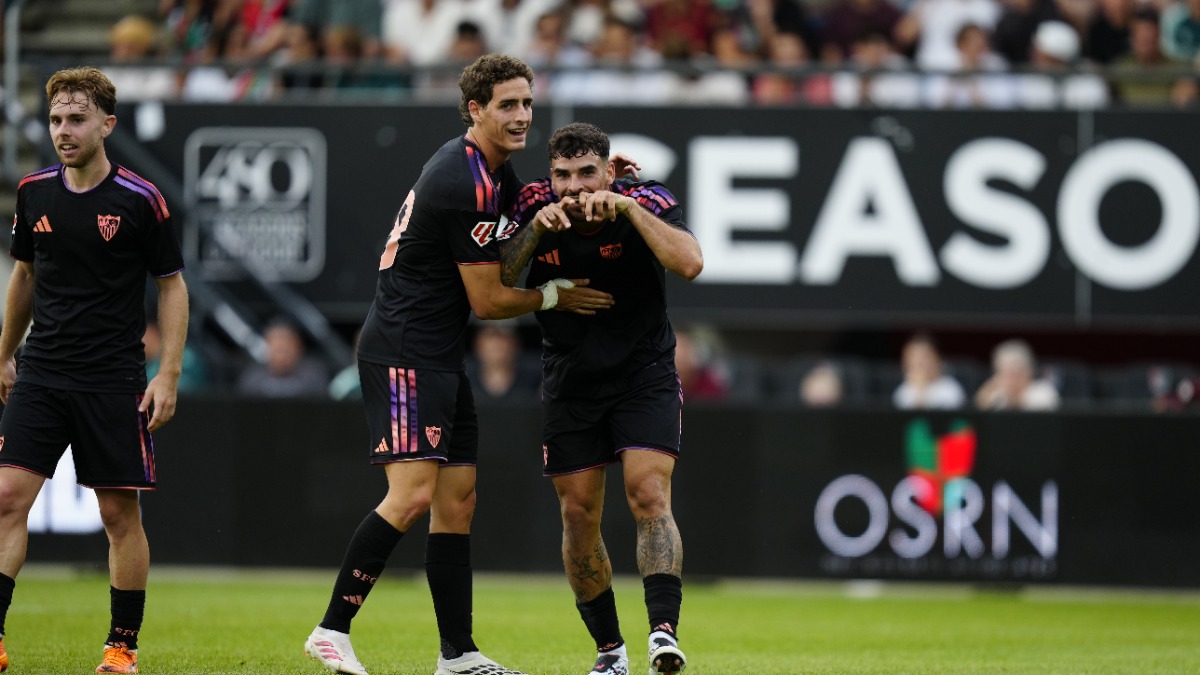 El Sevilla compite, remonta y convence en su primer partido en Países Bajos