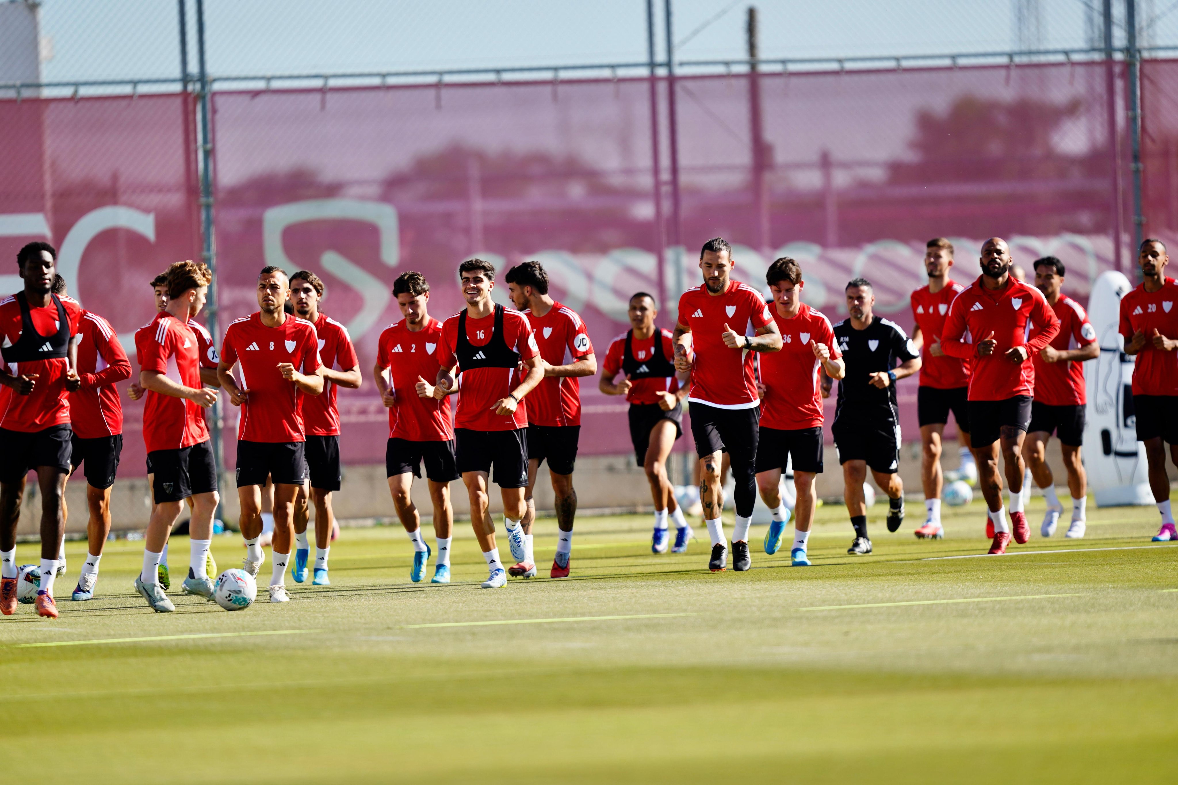 El Sevilla FC de la 26/27 echará a rodar la primera semana de julio