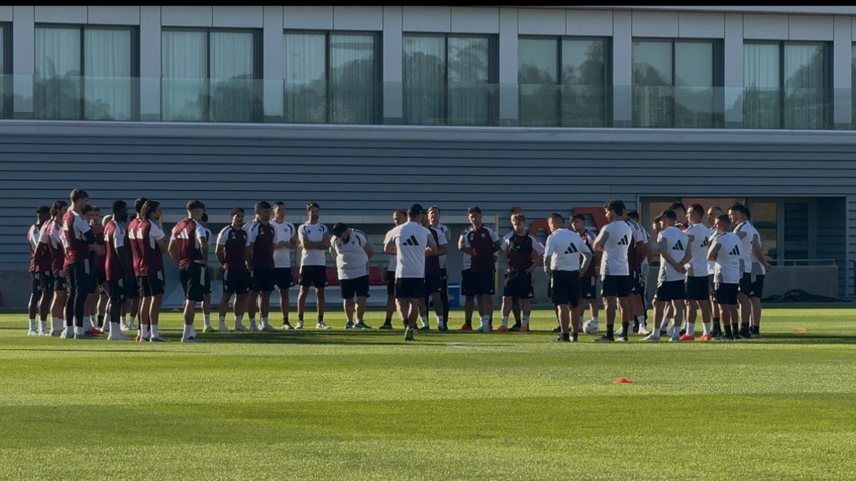 Extensa charla de Luis García Plaza tras el partido ante el Real Madrid
