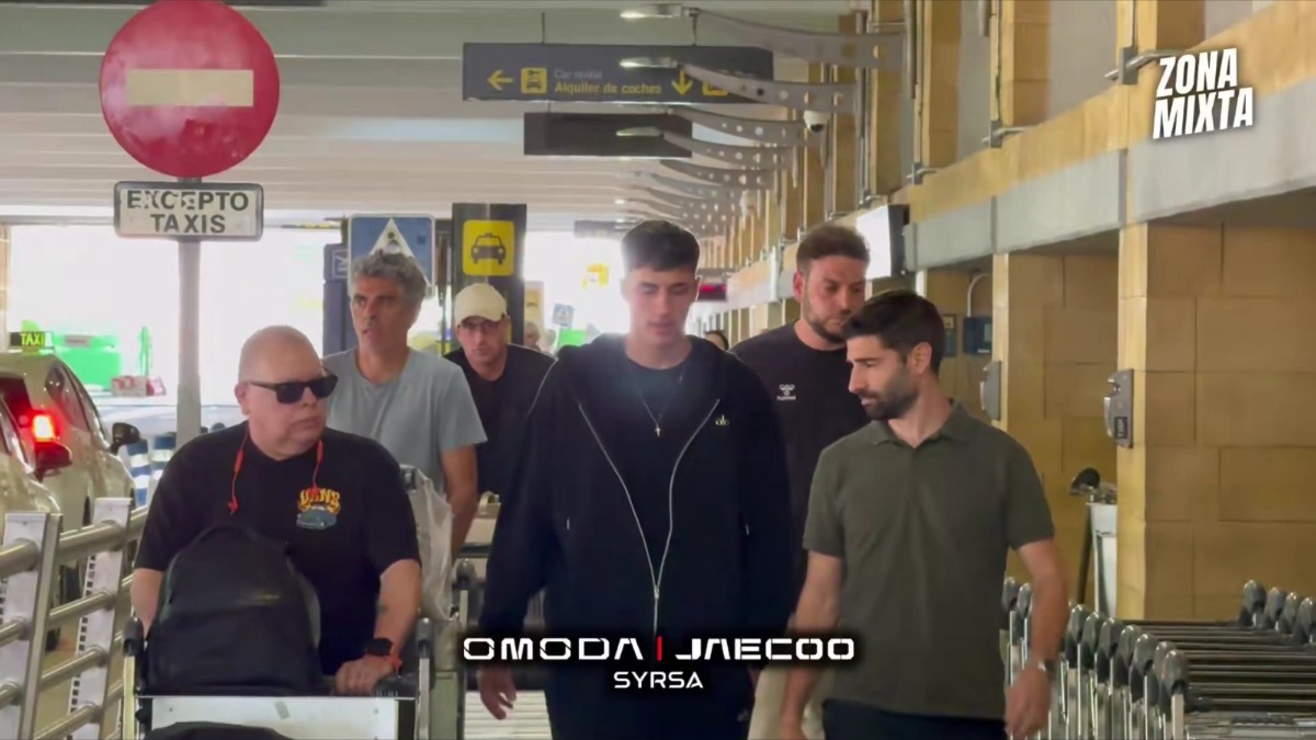 Facundo Bernal aterriza en Sevilla para firmar con el Real Betis