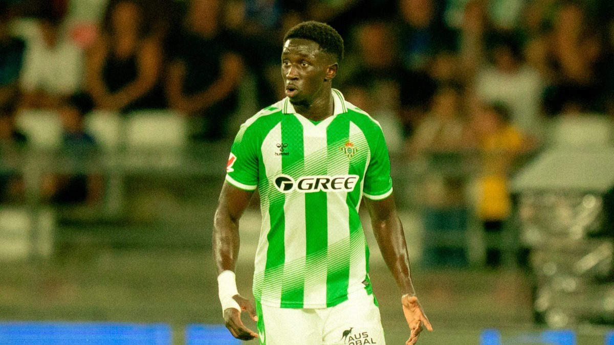 Gnangoro Bouare vuelve a la dinámica del Betis Deportivo en plenas negociaciones por su renovación