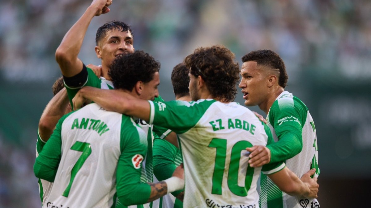 Horario y dónde ver el RC Deportivo - Real Betis: a por una más antes del parón