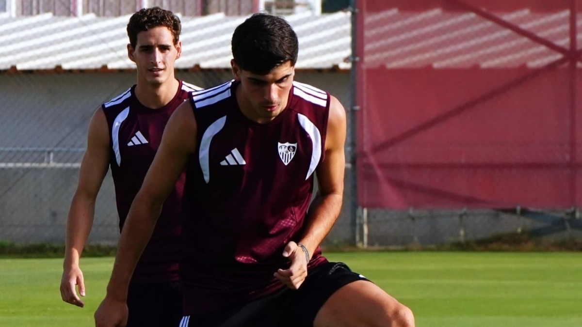 Juanlu vuelve en la última sesión antes de viajar a Países Bajos