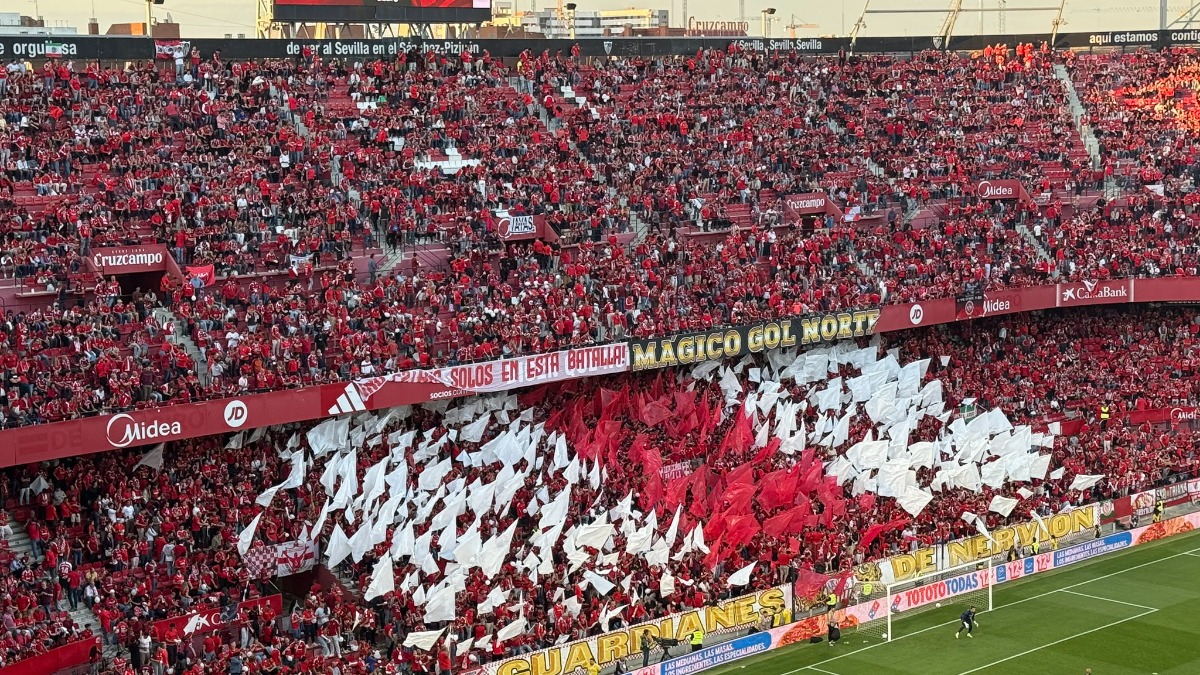 La afición del Sevilla se vuelca con su equipo: Nervión reduce el absentismo al 5%