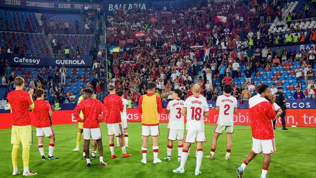 La Federación de Peñas sevillista clama contra los árbitros