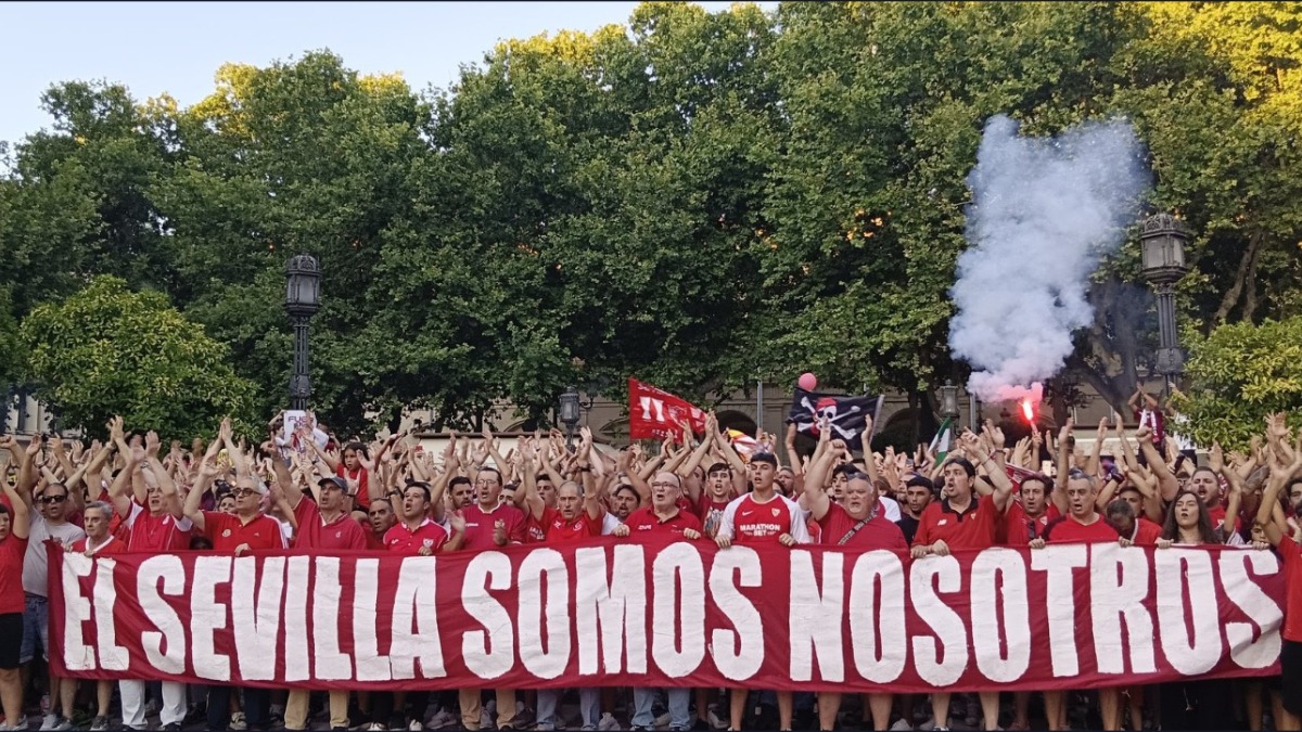 La Federación de Peñas acusa al Sevilla FC de "burdo intento de chantaje" para "intentar fracturar" su unidad