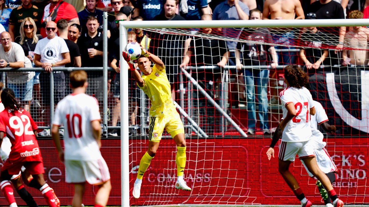 Las notas del Sevilla FC en su duelo ante el FC Utrecht: Sangante puso el susto en un partido tranquilo