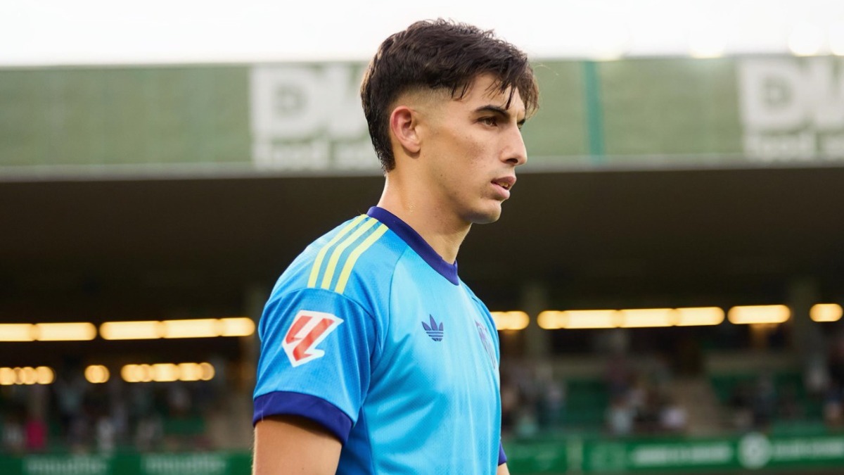 Oficial: Alberto Flores deja el Sevilla y ficha por el Granada