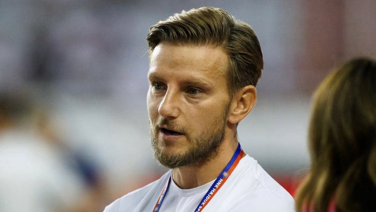 Rakitic busca cumplir una promesa familiar: ser costalero en Sevilla