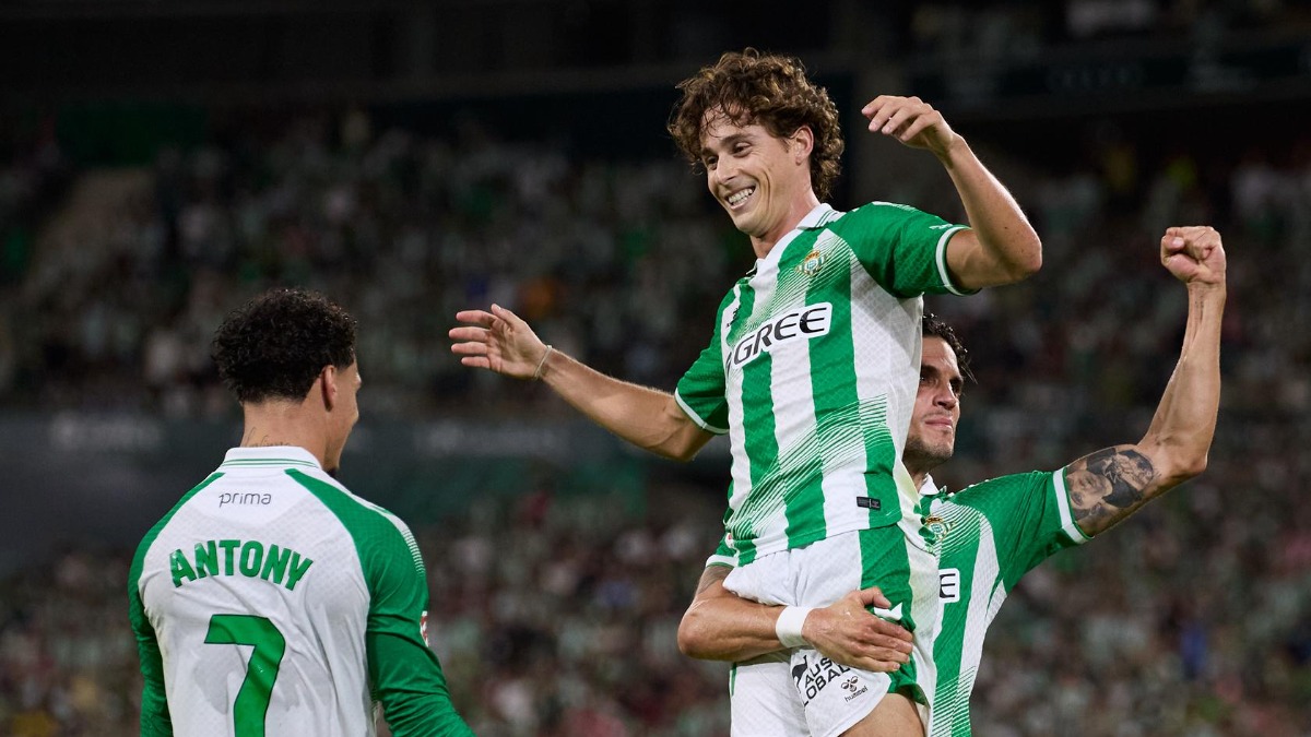 Sólido y con mimbres, pero este Betis necesita más jugadores