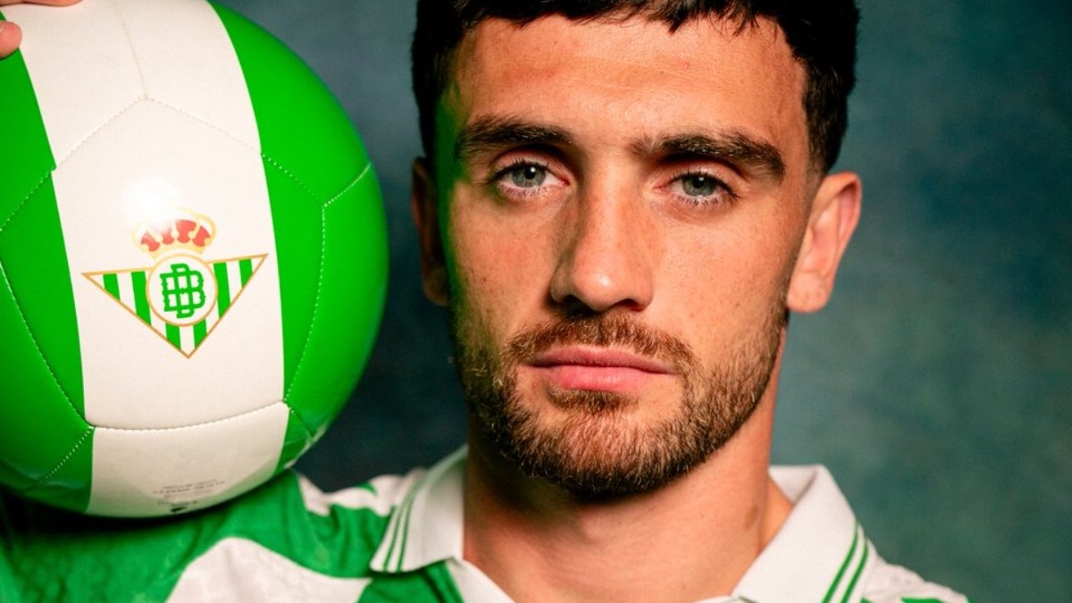 "Troy Parrott es un futbolista de calle; es un delantero moderno que destaca por su inteligencia"